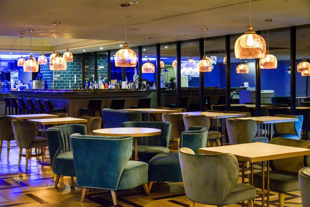 Fx Hotel Tainan Bagian luar foto