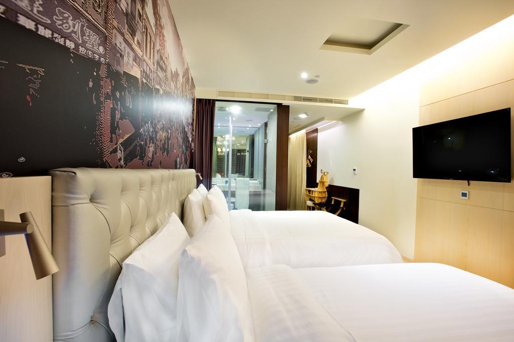 Fx Hotel Tainan Bagian luar foto
